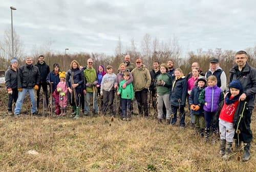 We are a community volunteer group supporting the management of our local green space for the benefit of the community.